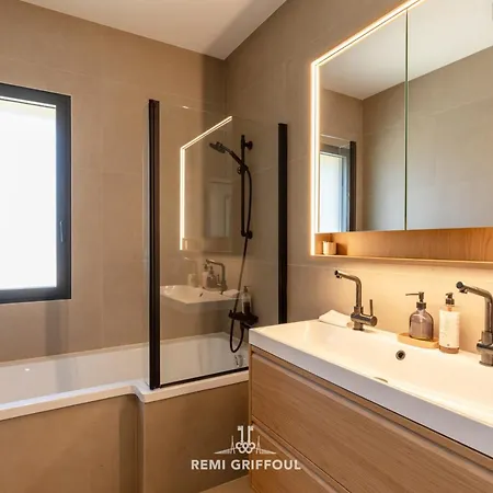 L'elegance 115 M 4 2 Guests Design & Nature